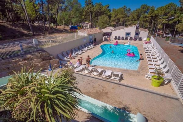 ZEcamping 3 étoiles animé chiens acceptés animé piscine chauffée, Забронировать  Мондрагон Воклюз