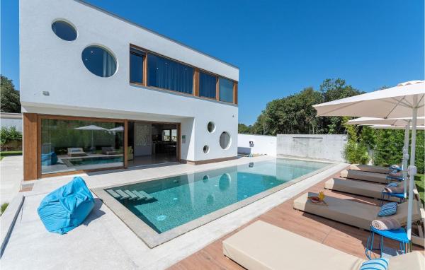 Villa Breeze, Забронировать  Пула Pula Riviera