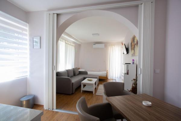 A Apartmani, Забронировать  Отели Сокобаня с парковкой, Парковка