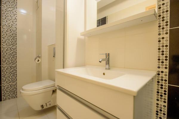 Lake Apartments Solid MAMAIA