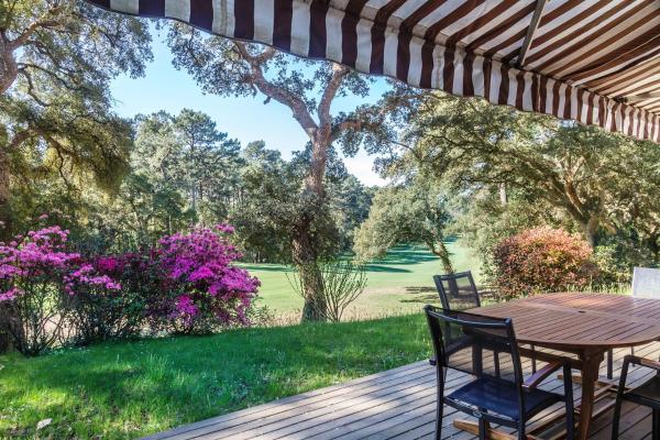 Villa AMA BORTZA 7 personnes vue sur le golf dhossegor, Забронировать  Отели Аквитаний с парковкой, Парковка
