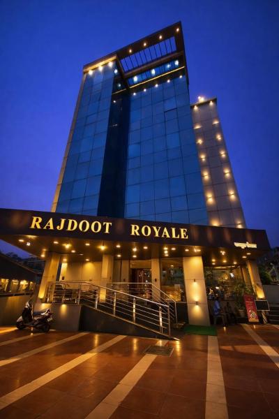 Hotel Rajdoot Royale by Ambai, Забронировать  Ичалкаранджи штат Махараштра
