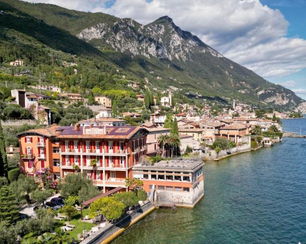 Hotel Gardenia al Lago, Забронировать  Отели в центре Гарньяно с завтраком, отели в центре Гарньяно с завтраком