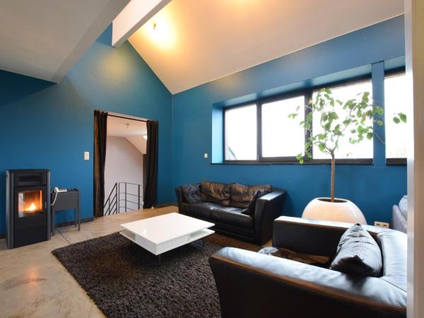 Modern Cottage in Vaux-sur-Sûre with Sauna, Забронировать Дом для отпуска Виллы Насонь, Вилла