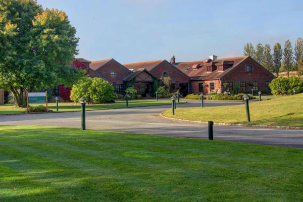 Bernwood Park Hotel, Забронировать  Отели Котсуолда с парковкой, Парковка