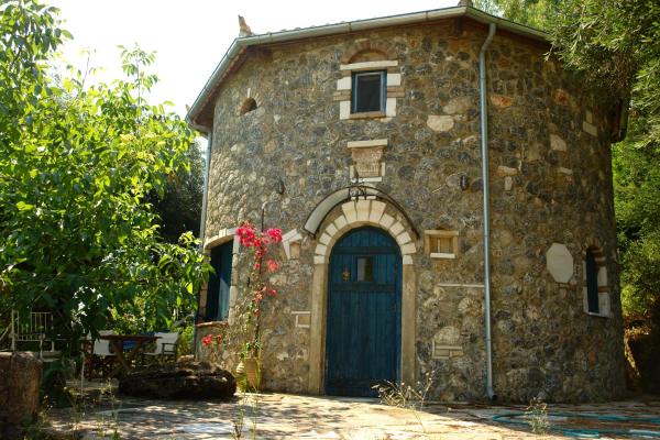 Musicians Round House & Castello