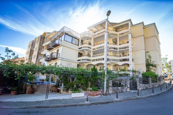 Saki Apartments, Забронировать Апартаменты/квартира Отели Общины Будва с парковкой, Парковка
