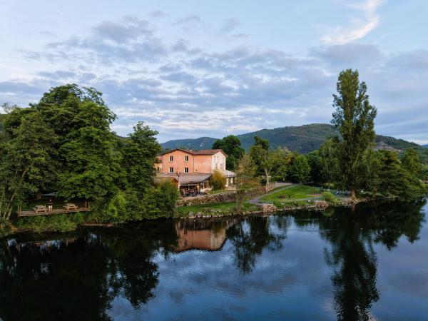 Hotel du Lac & Restaurant Foix, Забронировать  Фуа Pyrénées Ariégeoises Regional Park