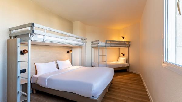 Kyriad ECO - Marne-la-Vallée Bussy-Saint-Georges, Забронировать  Отели Бюсси-Сен-Жорж с парковкой, Парковка