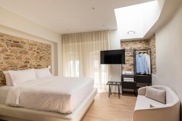 Alley Suites Syros, Забронировать  Эрмуполис Сирос, рядом с Музей промышленности Эрмуполи