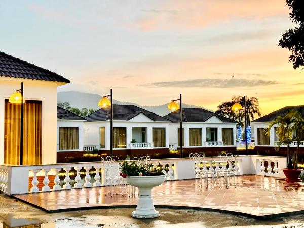 Rồng Vàng Resort, Забронировать  Tri Tôn An Giang