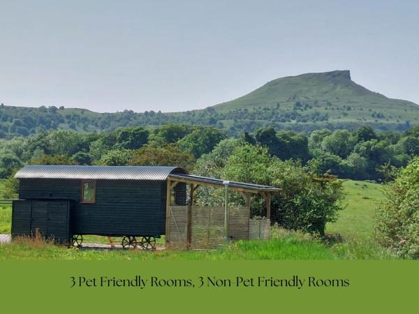 Roseberry Retreat, Shepherds Huts with Hot Tub, Забронировать  Pinchingthorpe Station Великобритания