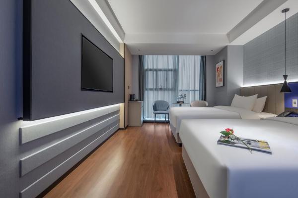 Zhijiang Huifeng Huanman Hotel, Забронировать  Отели Zhijiang с парковкой, Парковка