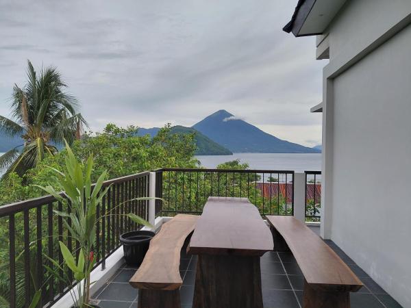 Villa Gajah 12 Lake View, Забронировать  Tobona Индонезия