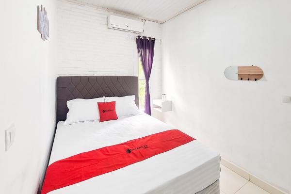 RedDoorz at Hotel Lavender Kertajati