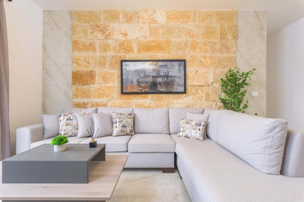 Glow - Stylish Apartments & Rooftops in Batroun, Забронировать Апартаменты/квартира Kubbā Северный Ливан