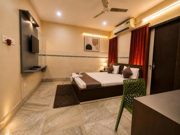 Hotel Blue Moon Near Railway Station Bhubaneswar, Забронировать  Отели штата Ориссы с парковкой, Парковка