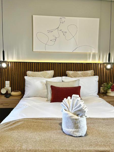 Daures Eco Lodge & Campsite, Забронировать  Brandberg West Эронго