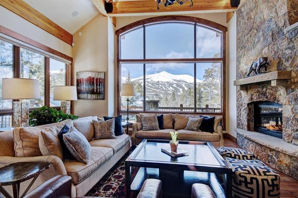 Mountain Majesty Manor