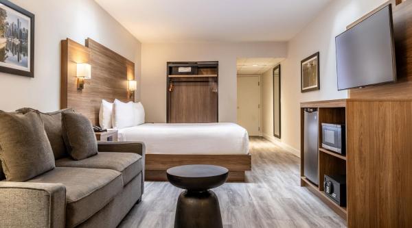 Atrium Hotel Vancouver