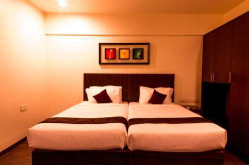 OYO Premium Mumbai International Airport 3