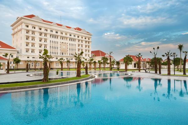 Ban Thach Riverside Hotel & Resort
