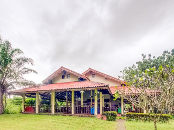 Laem Kum Beach Resort & Seafood