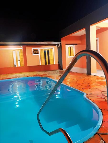 Casa Recanto de Brotas suítes para família e grupos de amigos