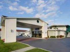 Travelodge Inn & Suites Latham