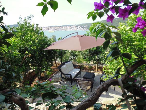Apartment Pilatus Ošljak, Забронировать Апартаменты/квартира Апартаменты Острова Углян, Апартаменты/квартира
