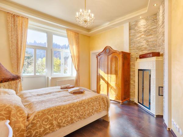 Lyra Apartments