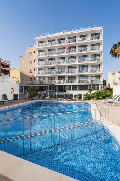 Отель Amic Miraflores