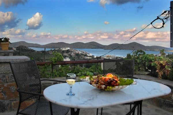 Elounda Traditional Art Suites Элунда