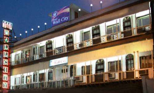 Hotel Wall City