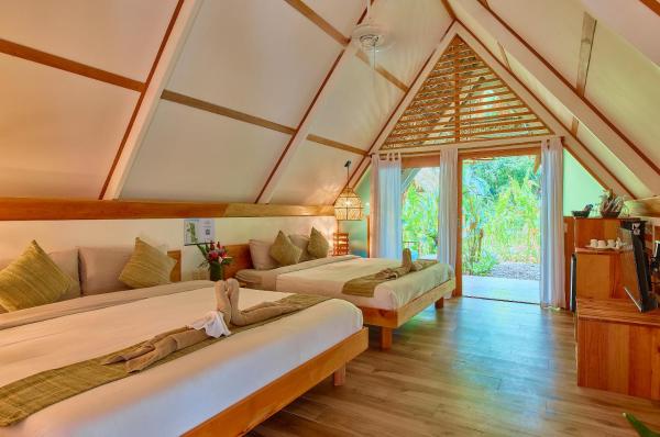 Shawandha Lodge, Забронировать Лодж Отели Пуэрто-Вьехо с бассейном, Бассейн