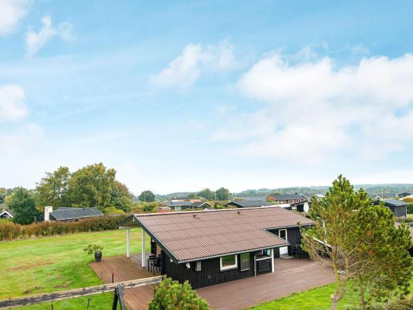 8 Person Holiday Home in Glesborg