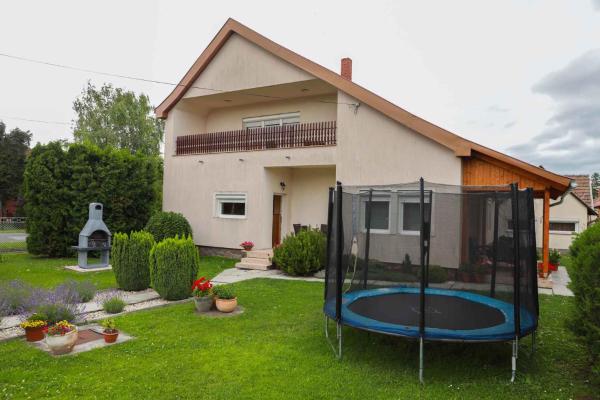 Holiday home in Balatonkeresztur 19455, Забронировать Дом для отпуска Балатонкерестур Шомодь
