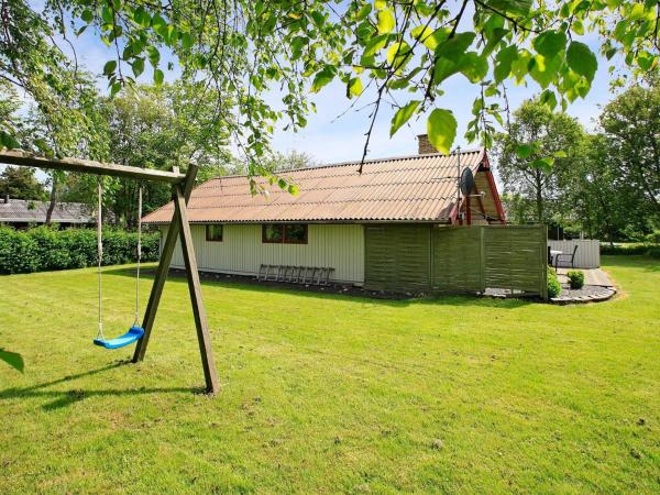 Pleasant Holiday Home in Hemmet near Sea