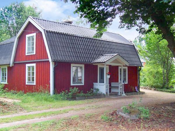 4 person holiday home in HALLABRO-By Traum