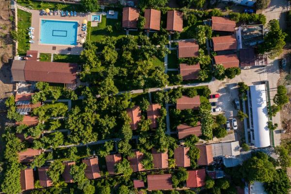 Seven Seasons Hotel Чирали