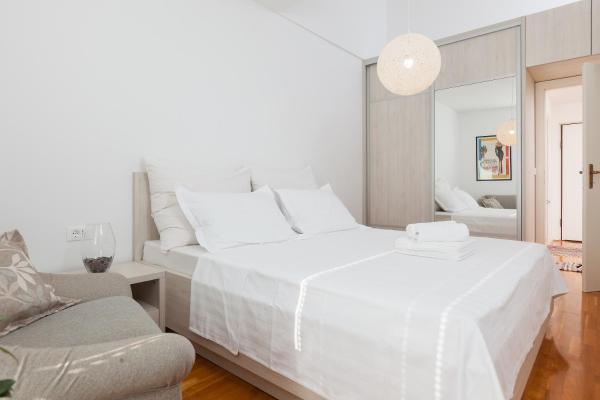 New Gallery Apartment with Beautiful View