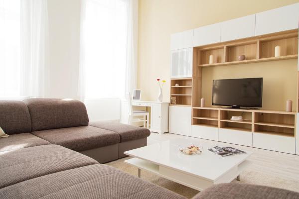Pelicanstay at Riverside Danube
